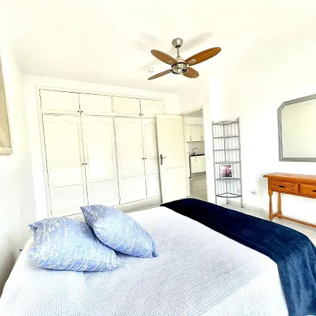 Apartamento De Un Dormitorio, En Playa Paraiso *